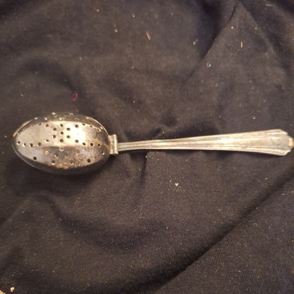 Antique Vintage WM A Rogers A1 Plus Oneida LTD TEA INFUSER Hinged Spoon Strainer
